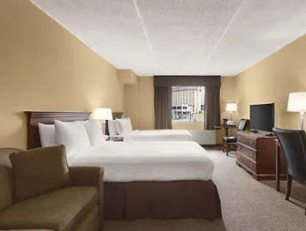 Days Inn By Wyndham Fallsview Niagara Falls Canada